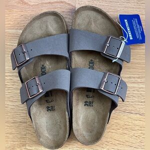 NWT Birkenstock Arizona sandals size 39